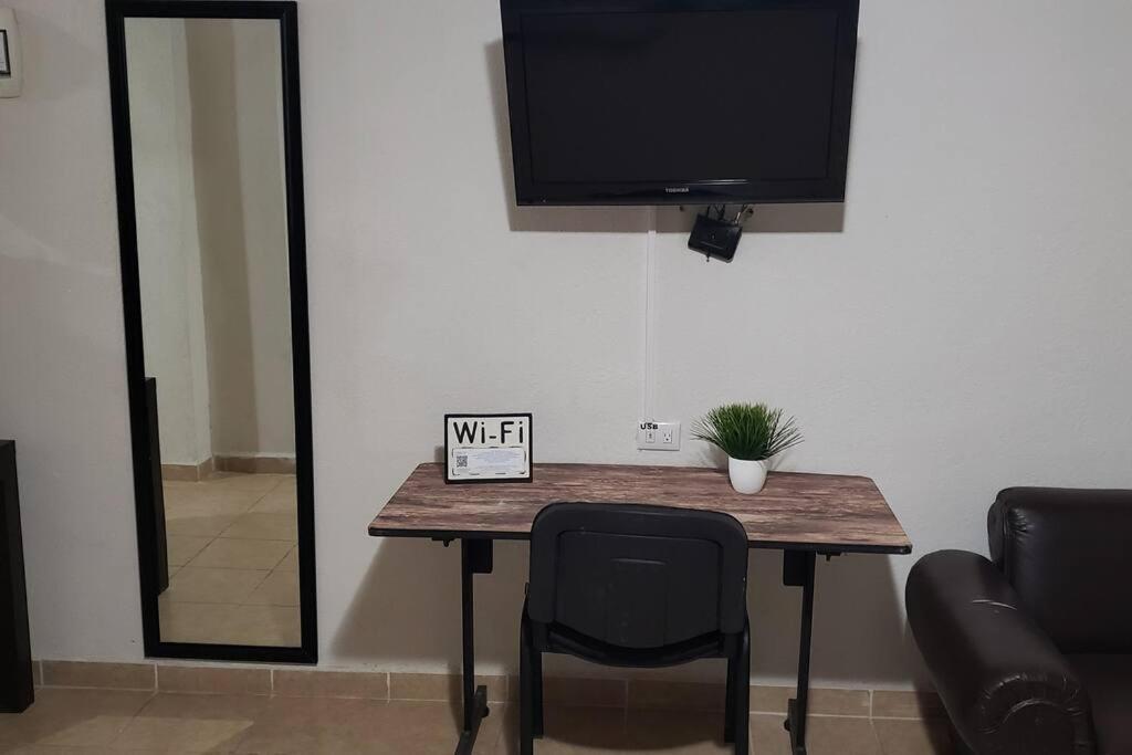 Departamento Comodo Centrico Tv Ac Wifi Cocina Parking, Letra C Ciudad Valles Exteriör bild